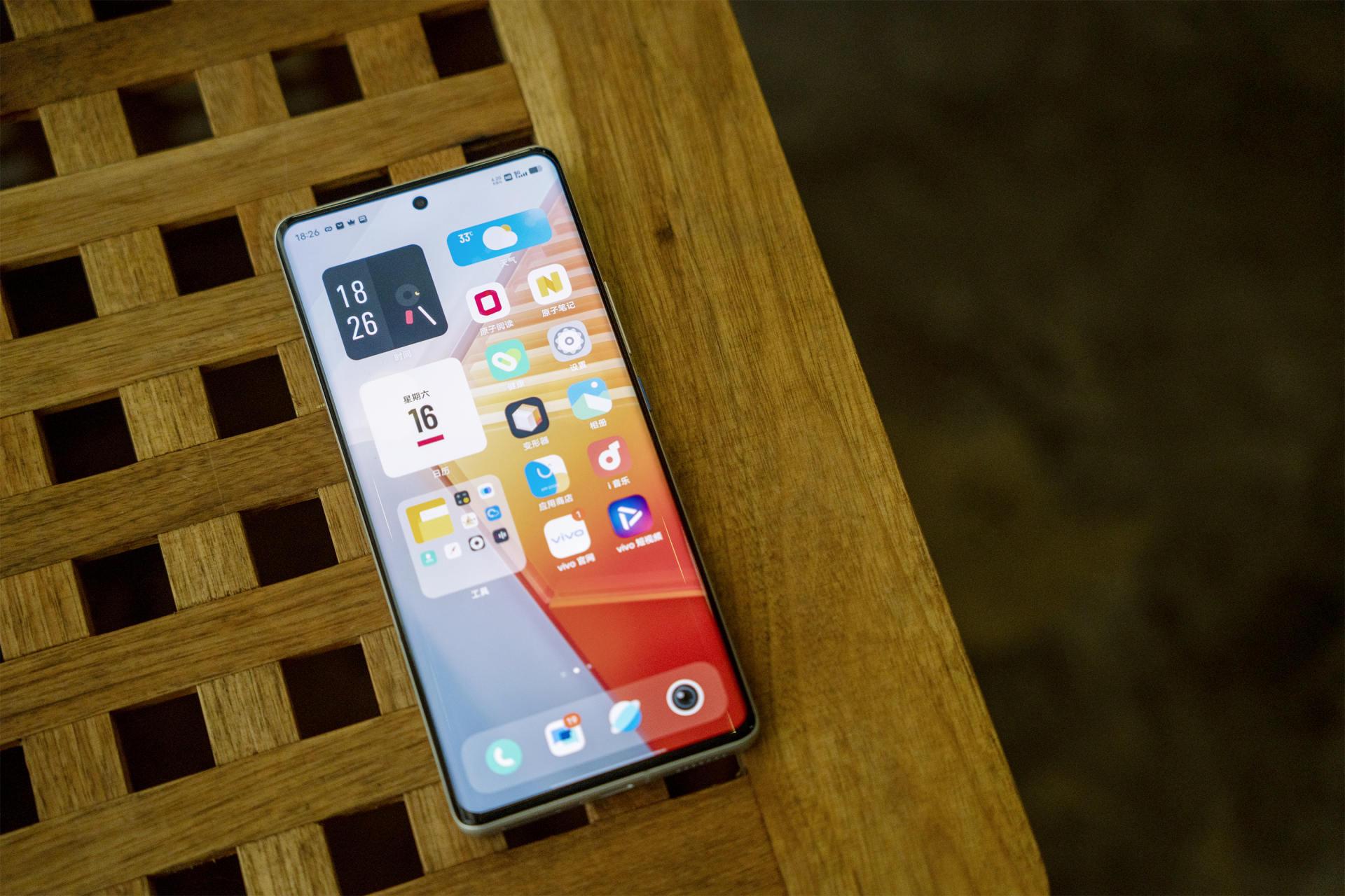 苹果|谁说国产手机没有顶尖旗舰?这三款手机款款不输苹果,价格还便宜