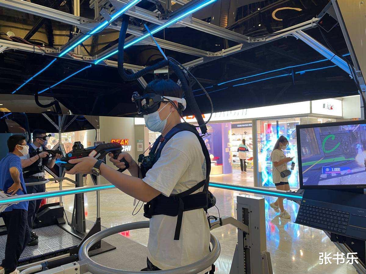 VR|3平米装下元宇宙,开挖掘机去越野的节奏?