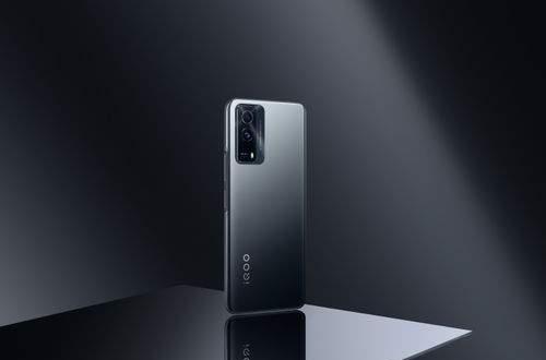 运存高达12GB，5000毫安+256GB存储，性能小钢炮跌至1429元