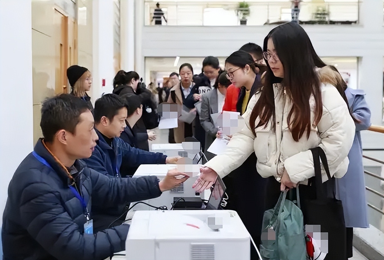 招聘|河北某公务员岗位招聘走红，备注要求高到离谱，网友：到底招不招