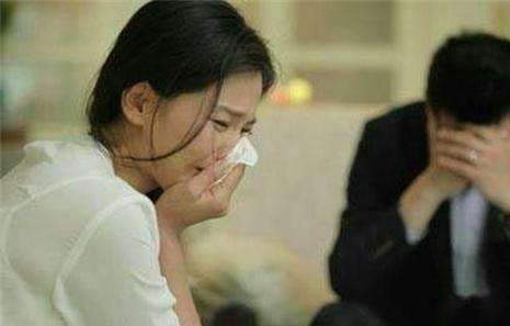 黑龙江,36岁女子杨某,爱上了42岁的男邻居张某,杨某不顾父母的反对
