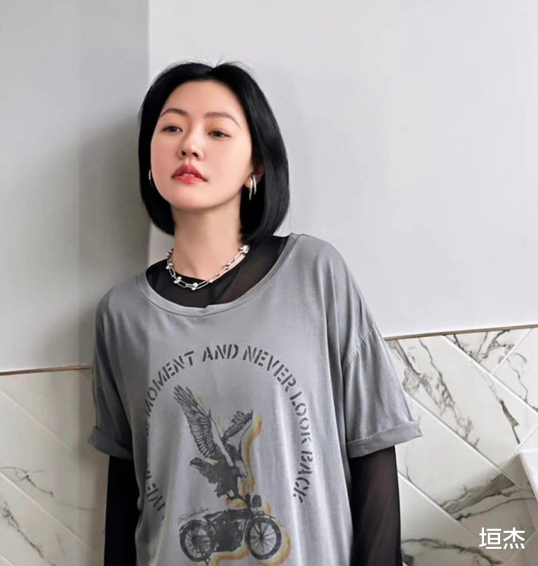 天鹅颈|牛奶肌、天鹅颈、气球胸，这8位产后的女星，美得越来越有味道