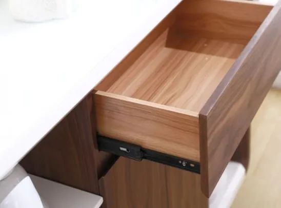 抽屉怎样从滑轨卸下来？抽屉如何从轨道拉出来