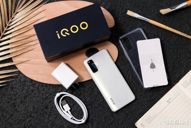 液晶显示器|降到千元档，44W+骁龙870，LCD屏幕会不会更香一些？