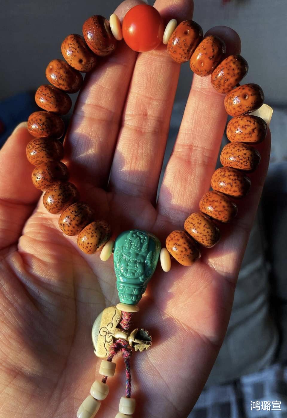 文玩|男性为啥要佩戴文玩手串呢？其实这其中大有门道！