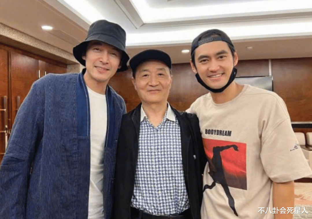 胡歌|胡歌妻子身份疑曝光：电影公司老总之女，上海交大博士后