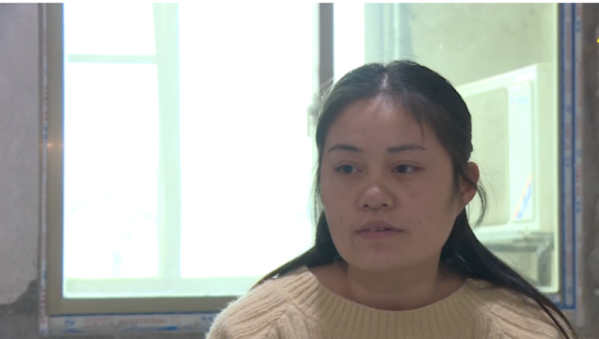32岁女子,生下2胎和丈夫两地分居,丈夫在外经营一家油漆店