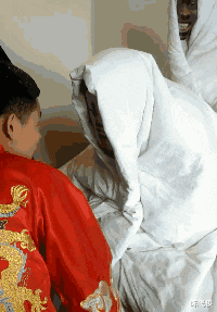 |“收拾房子找出来的,祖上是不是隐藏什么职业?”网友:去自首吧