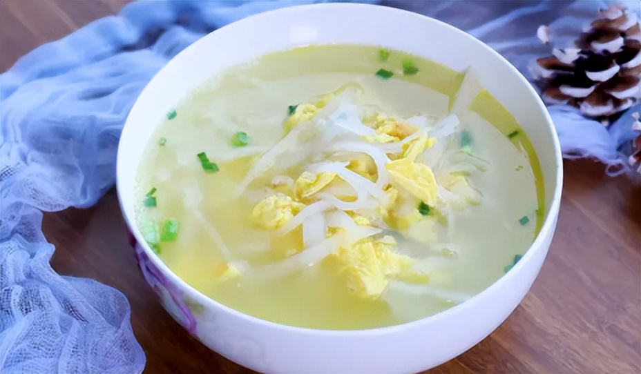 一旦阳了也别怕,家中备好“4白1饮”,增强免疫,舒坦过冬