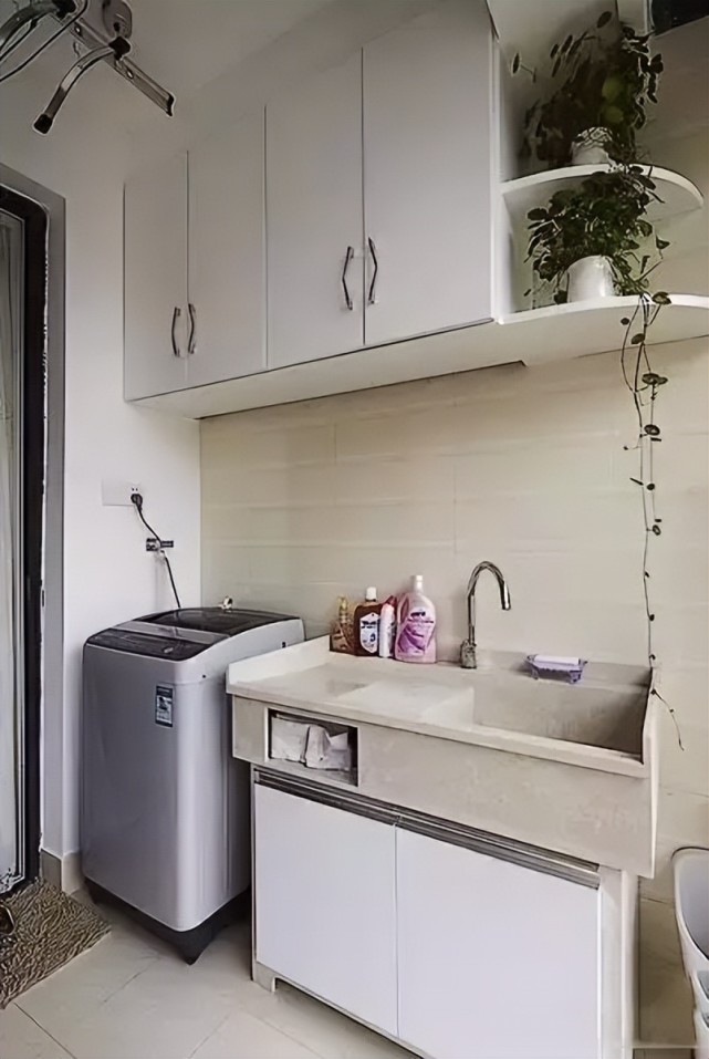 阳台就这样装,轻松多出一间洗衣房,漂亮又实用