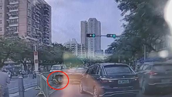 深圳警方通报外卖员遭车辆二次碾压