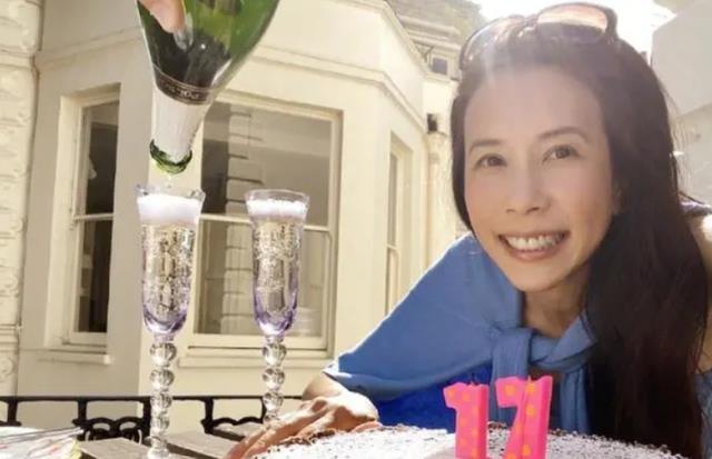 参观莫文蔚现实的家,客厅设计像个大鸟笼,装修也太潮了