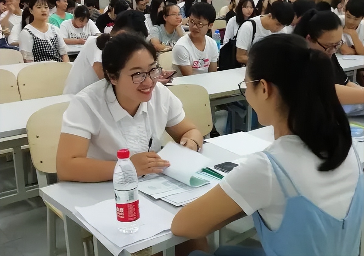 招聘|空军工程大学公开招聘文职人员,薪资1.1W左右,没有笔试仅面试