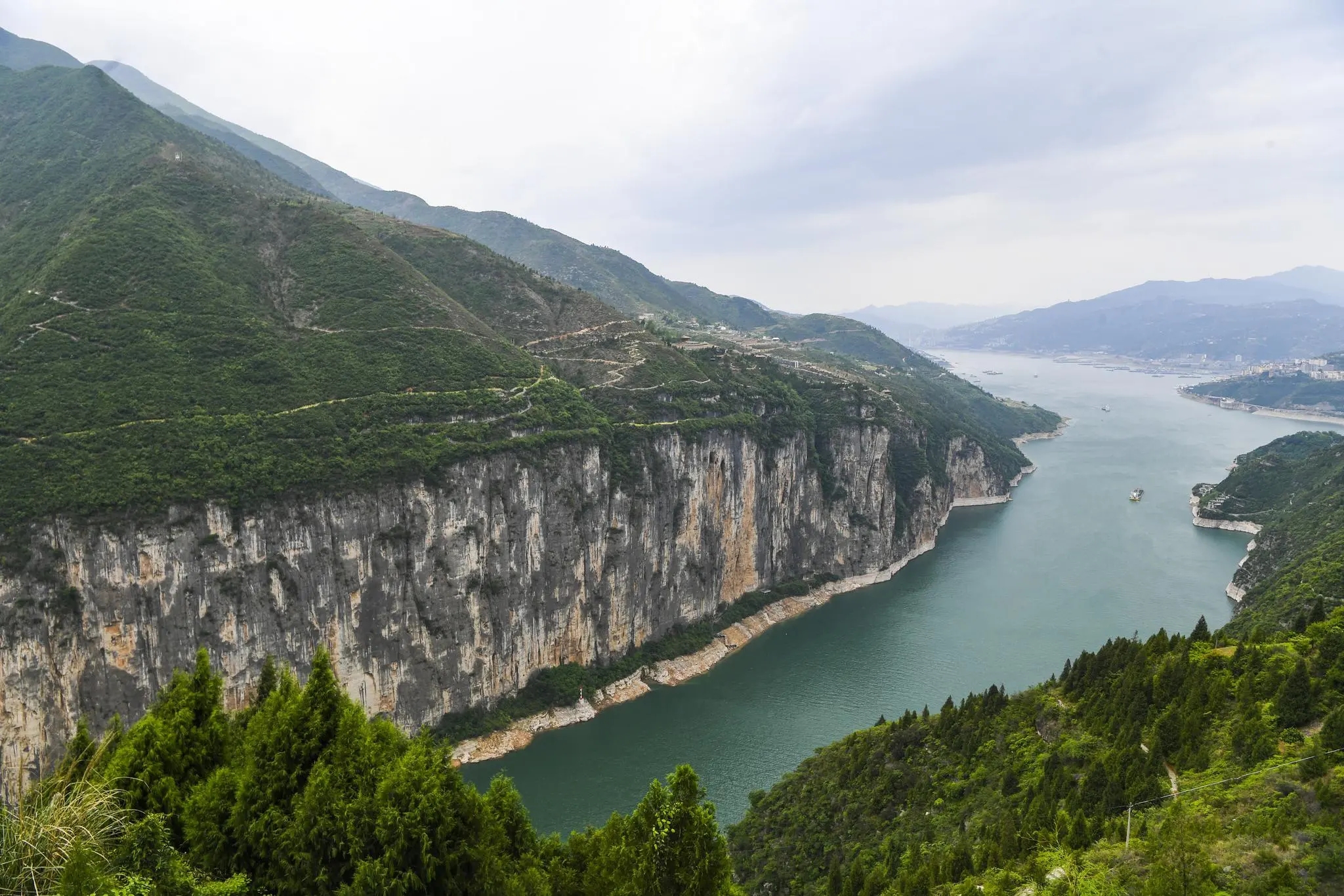 重庆|一个是巴蜀文化旅游走廊新地标的大峡谷，两岸如削，岩壁高耸