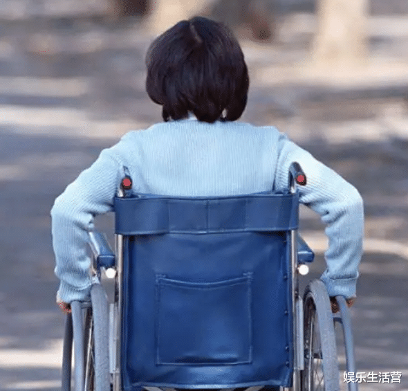 唐山被打女子转普通病房,需坐轮椅出入,陈鹤皋、崩牙驹为其发声