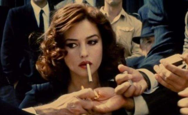 莫妮卡·贝鲁奇|被背叛，恋爱脑，坚持演性感戏，在好莱坞做配，球花级女神也坎坷