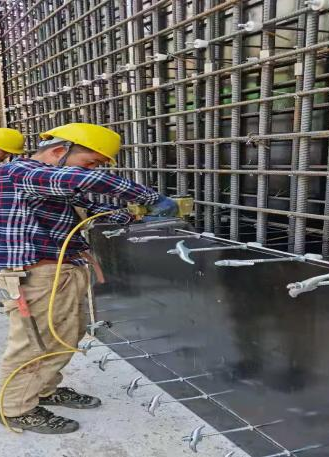 模板创新工艺:免开孔,降本增效!