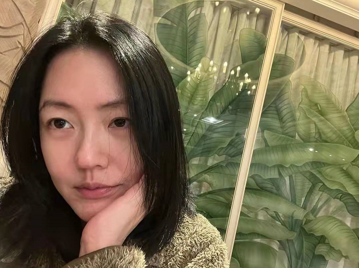 小S|孙艺珍40岁庆生照被嫌老，小s打抱不平怒发文，反问网友颜值几何