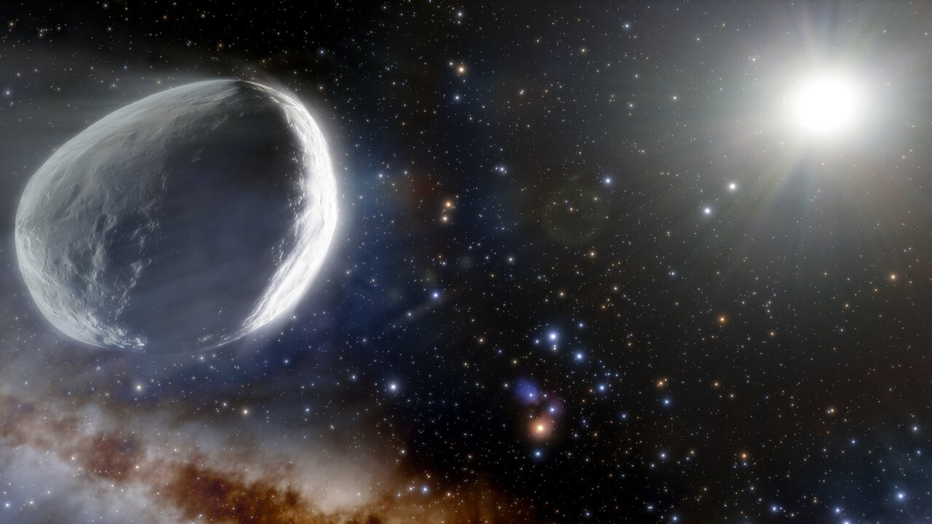 天文学家在观测巨型彗星具有特别的优势?是什么?为什么?