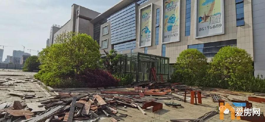 住房公积金|一地鸡毛!停工、退地、从未开工!象湖滨江商业综合体还有指望吗?