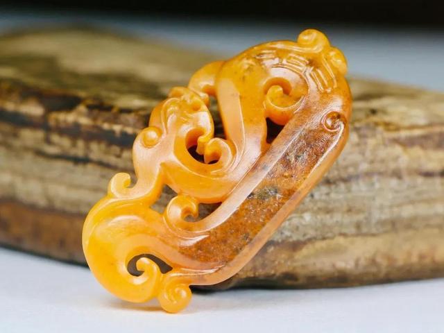 月亮|最耐盘的黄沁籽料“螭龙”,玩到什么程度才算“出活”?