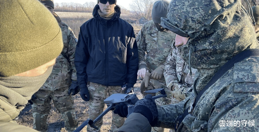 俄军|如何用大疆无人机，俄军教官秀技巧，引发战场革命，前线供不应求！