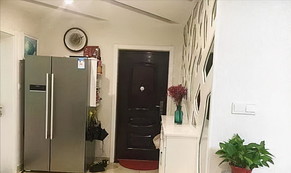 参观表姐的新房,全程尴尬,头一回见把洗衣机放进厨房的