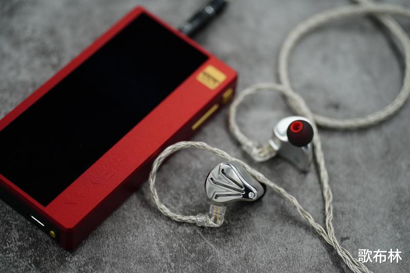 耳机|1980元的静圈铁？购买前你需要了解这些事：TRN Bax耳机体验谈