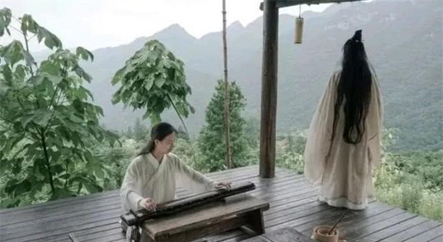 男子隐居深山10年,与女弟子结婚,多人前来拜师,今妻子负责授徒