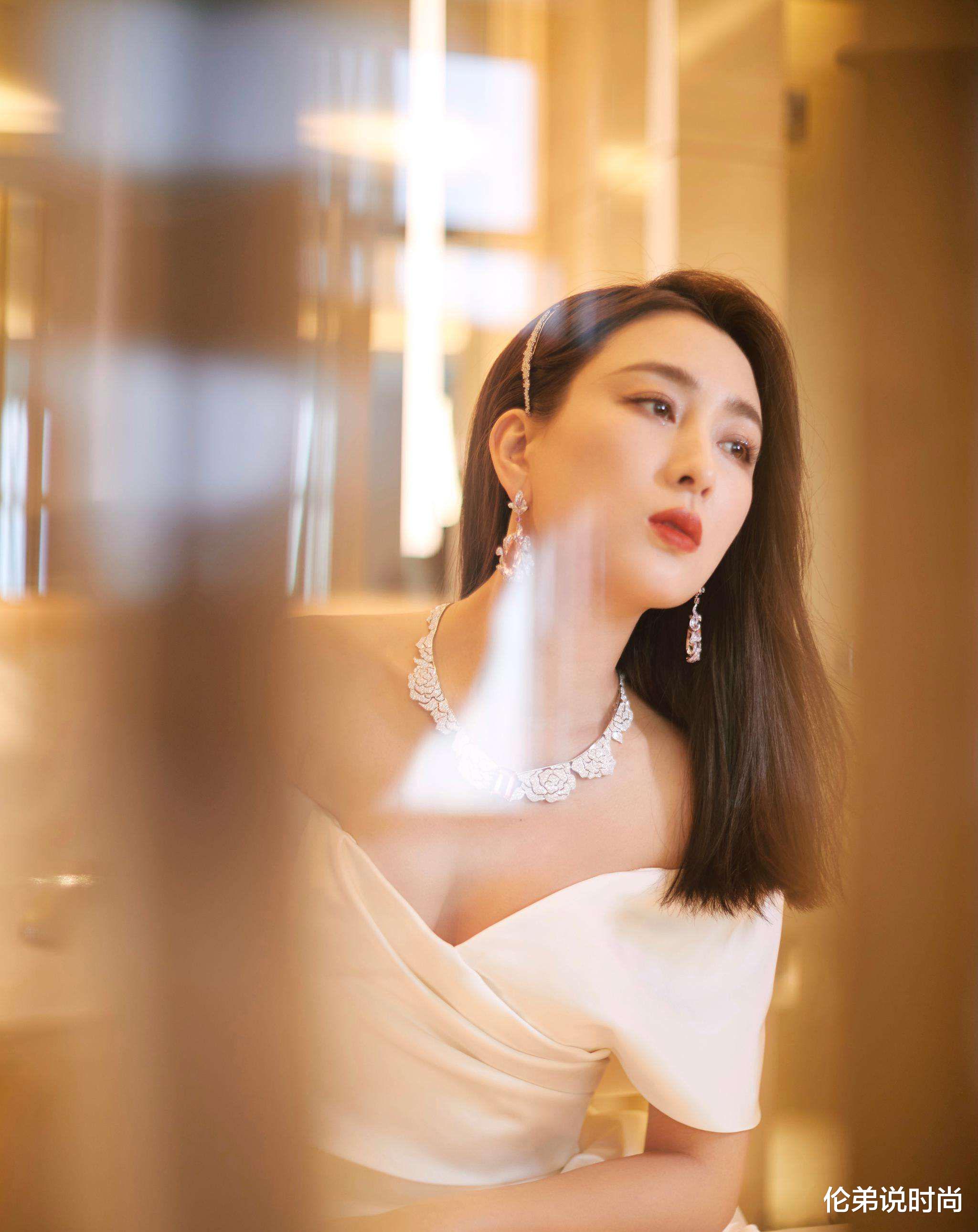 马苏|这绝对是最真实的红毯名场面，马苏化身小迷妹，见刘德华太激动