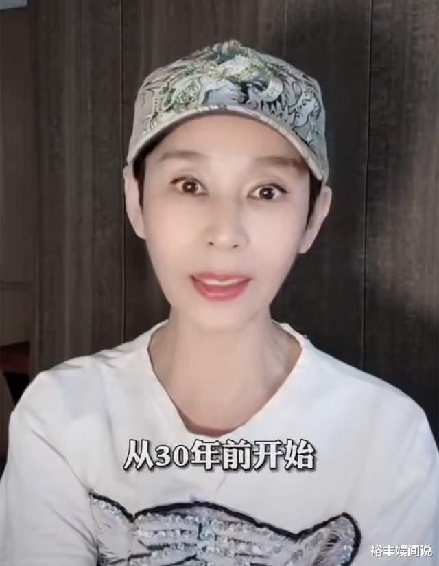 正大综艺|《正大综艺》外景主持李秀媛近照!62岁仍未婚,足迹遍布世界