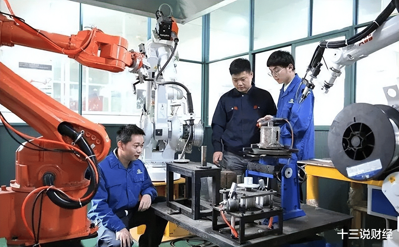 |高考生纷纷表示:不想当技工,就要当公务员