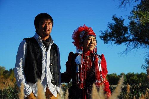 王茜华|狠人王茜华:领奖台致谢农民,为拍戏绝食堕胎,“整容百次”