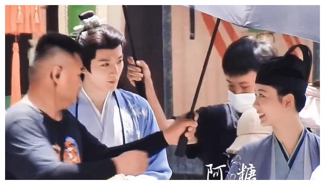 |杨紫《长相思》绿衣路透好惊艳！与邓为对视满眼宠溺，粉丝：爱了