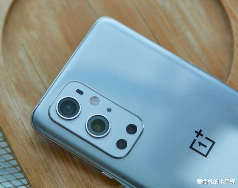 一加科技|从5499跌至3999元,256GB+哈苏四摄,友商优质旗舰加速清仓