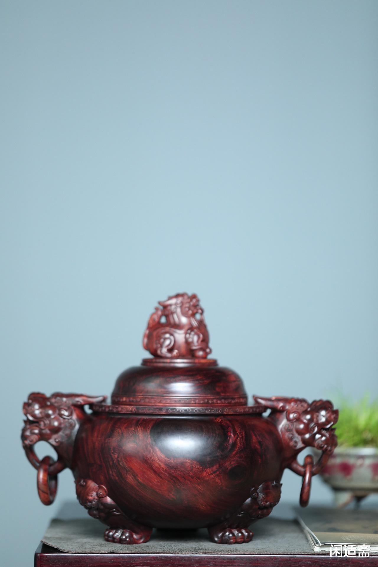 海南黄花梨|雅室案头清赏摆件,海南黄花梨,三足貔貅双耳香炉