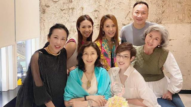 香港小姐|众多港姐现身为王爱伦庆生！郭晶晶婆婆仍显冻龄，陈法蓉优雅十足