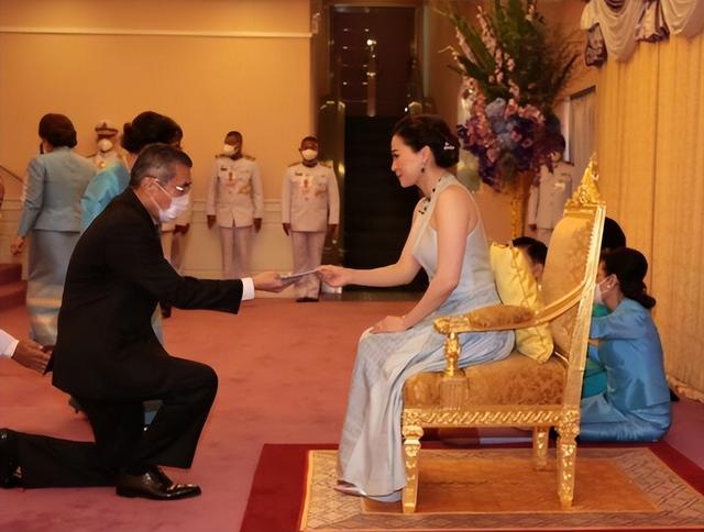 苏提达|苏提达独得恩宠亮相国宴，造型精致温婉高贵，西拉米或将望尘莫及