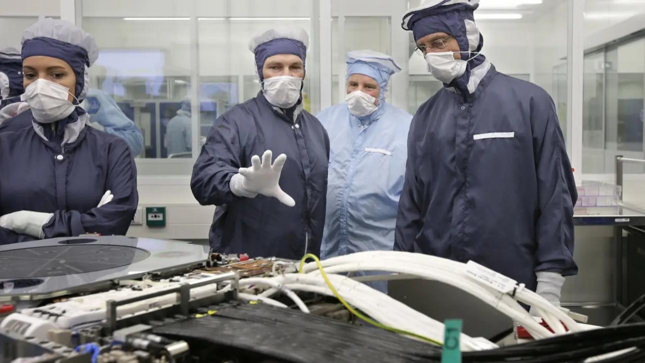 微信|“底牌”打完了？光刻机限制失效后，老美打起了3nm工艺的主意