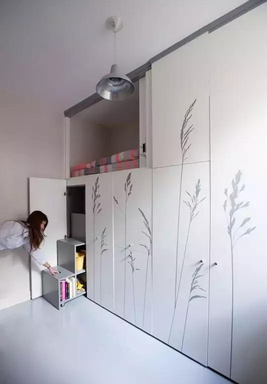 晒晒我8㎡的“小窝”,睡在衣柜里,厕所也在衣柜里,谁见过?