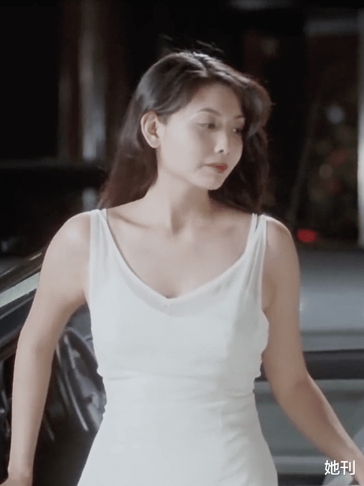 翻了100套港风美人的穿搭,还是她这套最绝