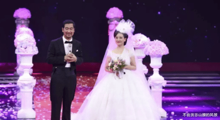 邓婕|“王熙凤”邓婕,放弃富豪,嫁给二婚带子的张国立,她真的幸福吗