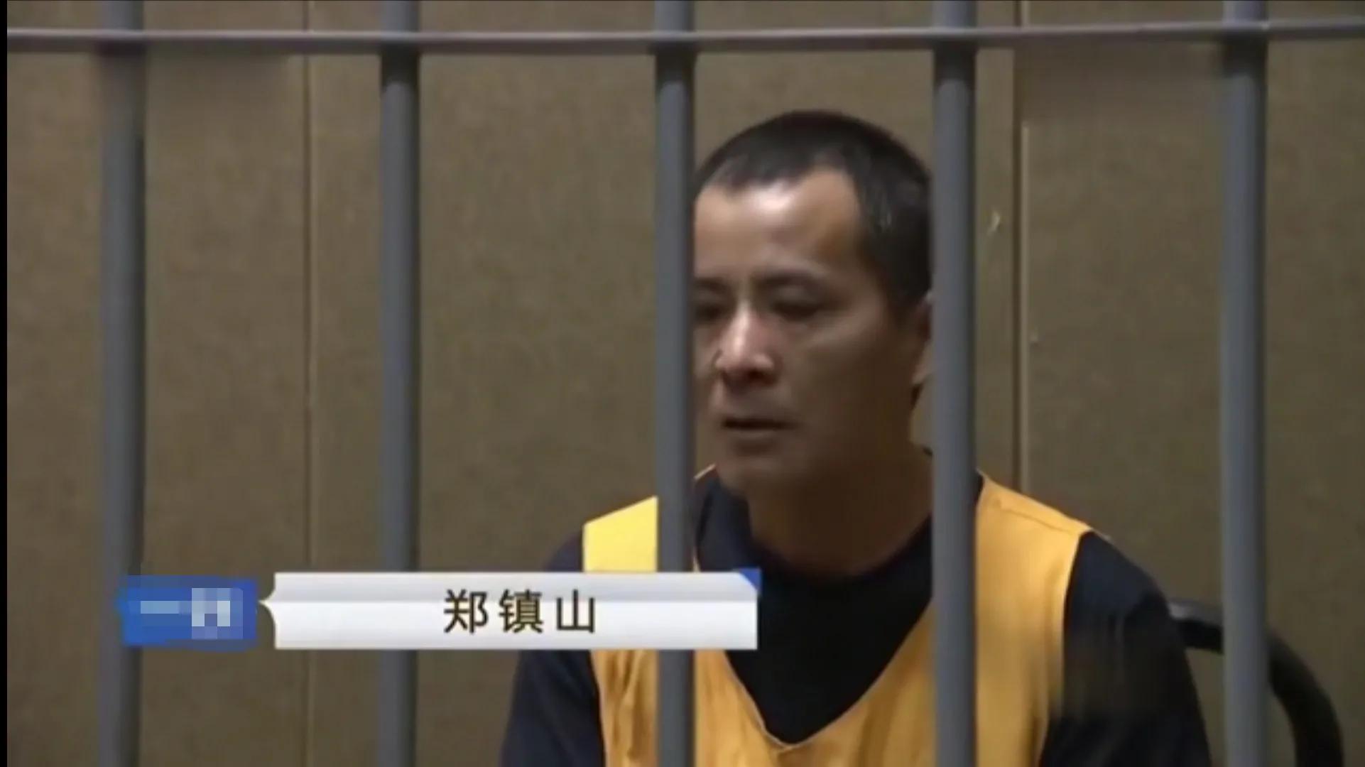包工头出轨艳妇,被儿子提刀追砍,网友:自作自受