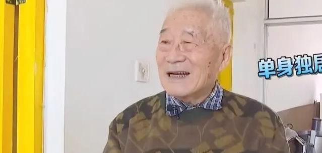 84岁大爷相亲,只搭伙不给钱财产留给儿子,大妈:我可不当冤大头