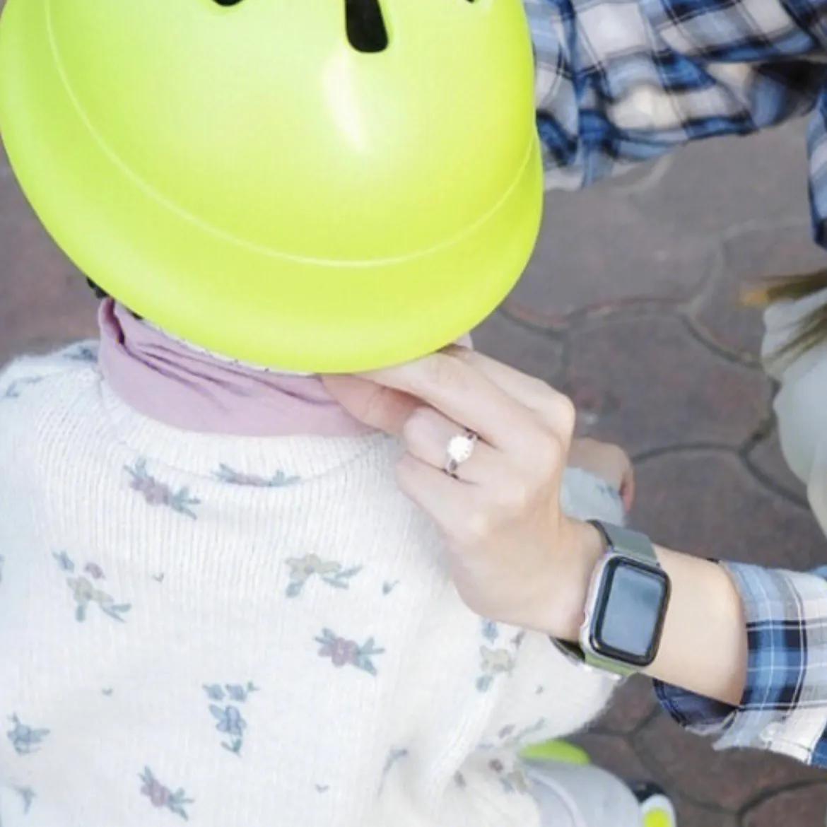 林峰|林峯妻子张馨月遛娃,母女互动温馨有爱,戴超大鸽子蛋钻戒很抢镜