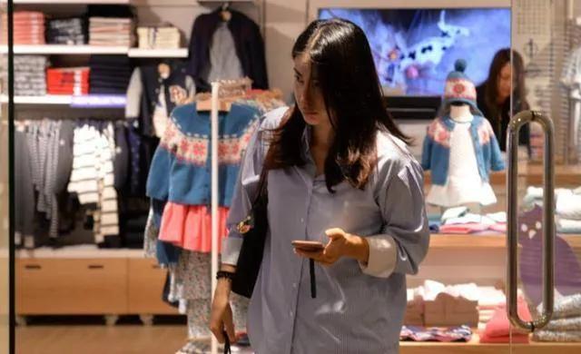 杨紫|两天败光路人缘：郭晶晶新代言、马思纯街头逆行，有人欢喜也有人愁