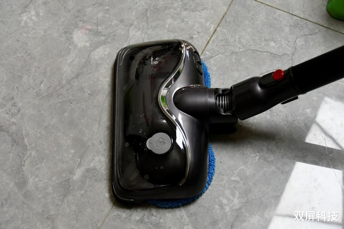 吸尘器|小狗T12 Storm Rinse擦地吸尘器测评篇二：旋转擦地刷的体验