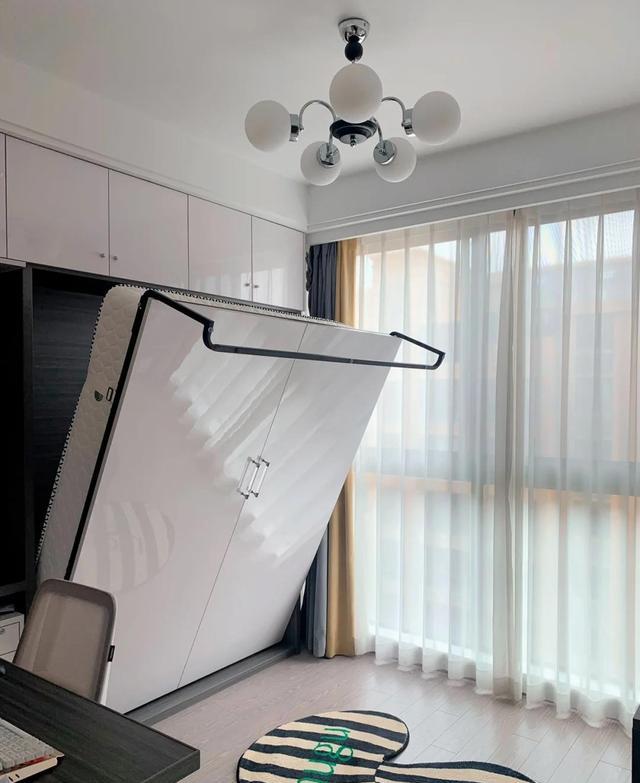 坚持极简主义的浙江夫妇，把家装修得一尘不染，透着骨子里的高级