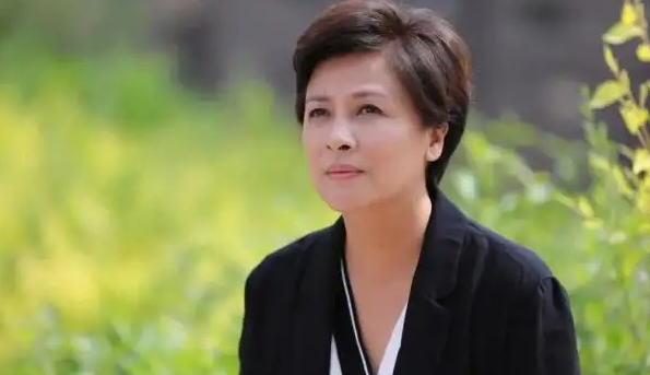 江珊|苏瑾为爱退圈结婚，婚后对婚姻失望独自将儿子养大成人