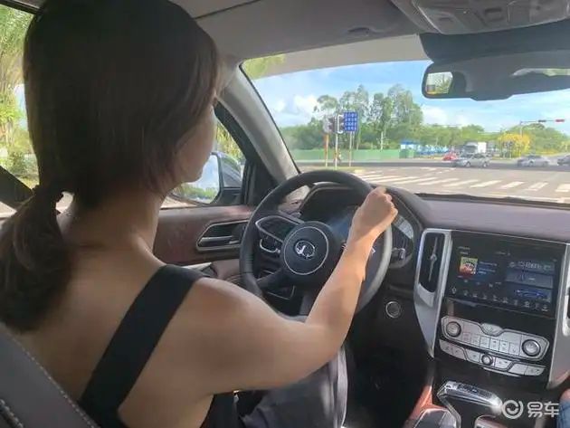 男子以教练车为由,强迫与女同事发生关系,喜提3年假期